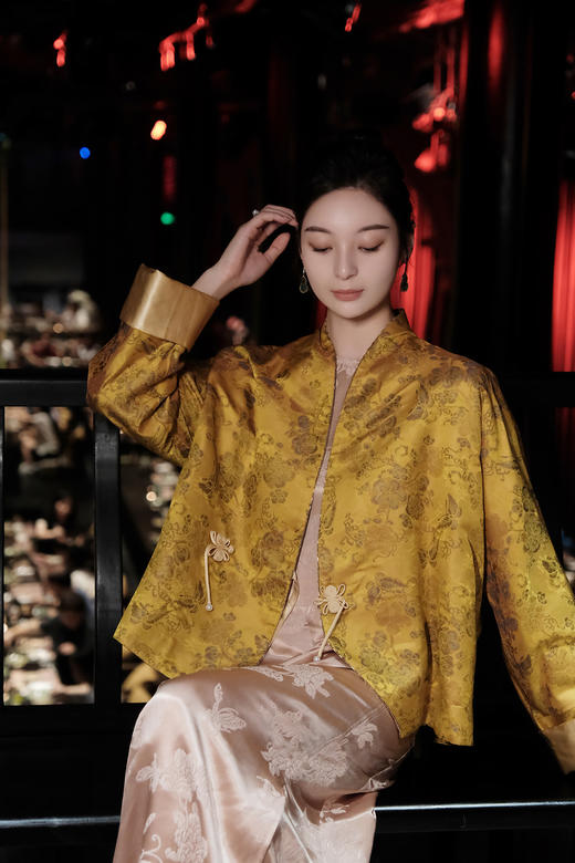 盛唐牡丹 | 花香引蝶真丝宋锦新中式外套 (不夹棉) 商品图1