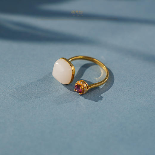 「鎏金岁月」系列【星叙】金镶羊脂玉红宝戒指 商品图2