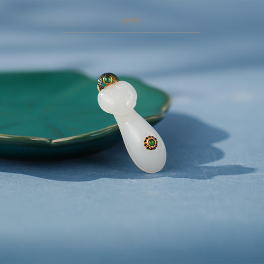 「鎏金岁月」系列【沐春】金镶羊脂玉宠 商品图1