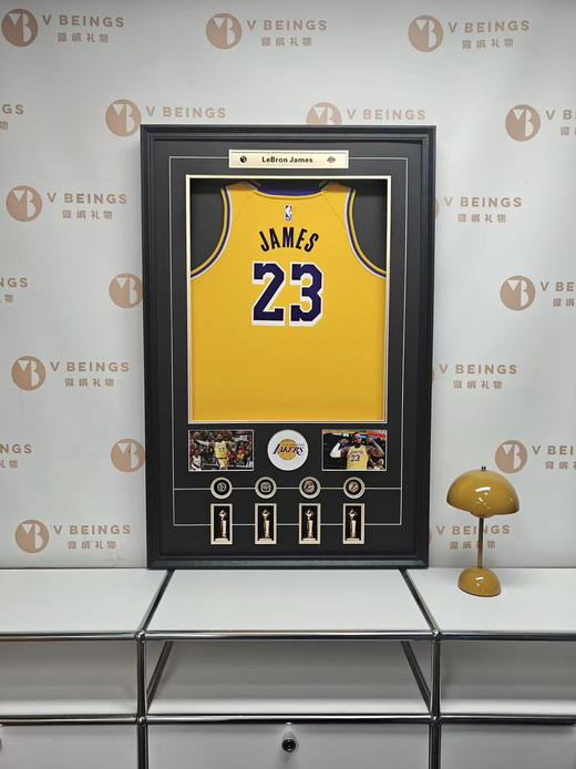 收藏系列 勒布朗詹姆斯 湖人队黄色23号 球衣装饰画（非亲签） 商品图1