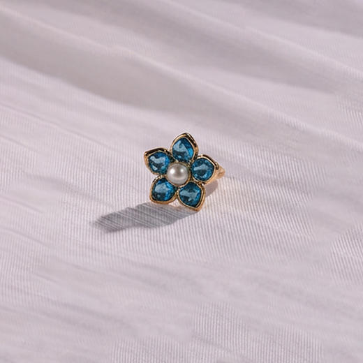 北京仓｜Gripoix Paris-Flower-透蓝托帕色 花朵 琉璃 耳廓夹［法国设计师］ 商品图1