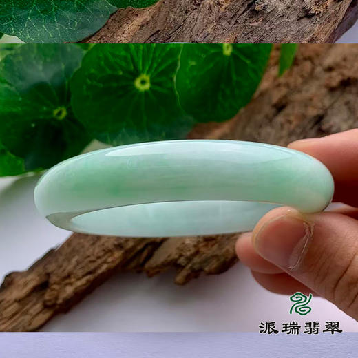 派瑞翡翠 翡翠手镯 糯种 浅绿 商品图1