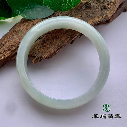 派瑞翡翠 翡翠手镯 糯种 浅绿 商品图2