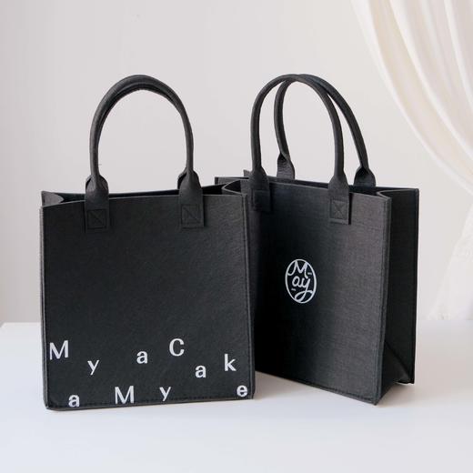 【积分兑换】黑色字母·手提包（毛毡质感） 商品图0