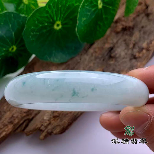 派瑞翡翠 翡翠手镯 糯种 浅绿飘花 商品图2