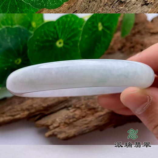 派瑞翡翠 翡翠手镯 糯种 浅绿 商品图3