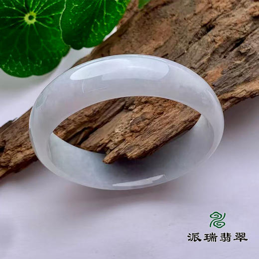 派瑞翡翠 翡翠手镯 糯种 浅绿 商品图0