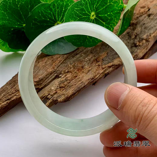 派瑞翡翠 翡翠手镯 糯种 浅绿 商品图1