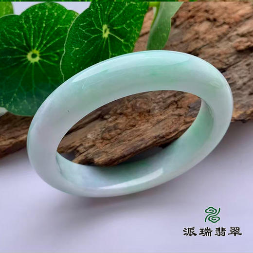 派瑞翡翠 翡翠手镯 糯种 浅绿 商品图0