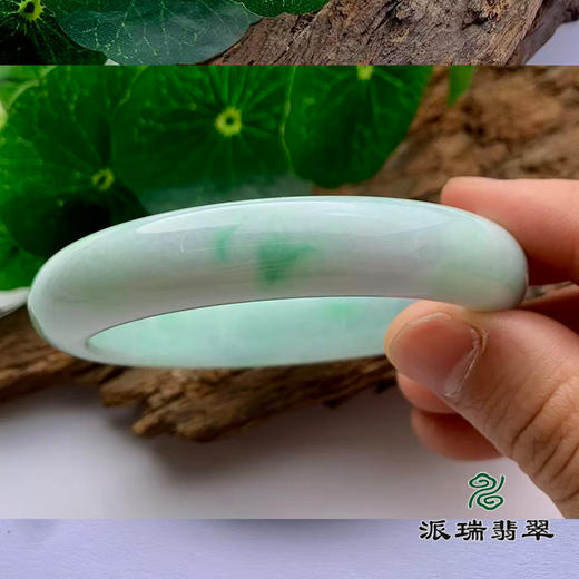 派瑞翡翠 翡翠手镯 糯种 浅绿 商品图2