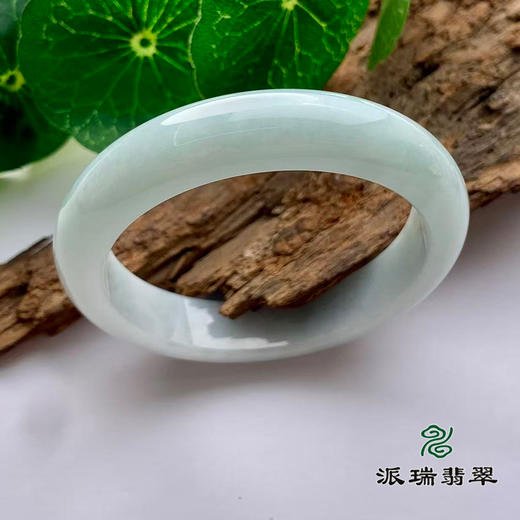 派瑞翡翠 翡翠手镯 糯种 浅绿 商品图0