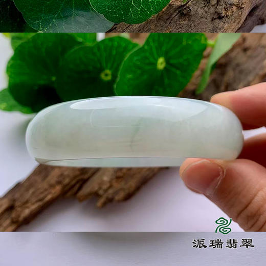 派瑞翡翠 翡翠手镯 糯种 浅绿 商品图3