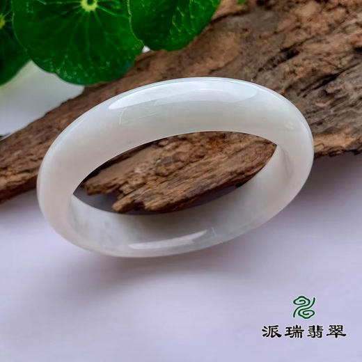 派瑞翡翠 翡翠手镯 糯种 浅绿 商品图0