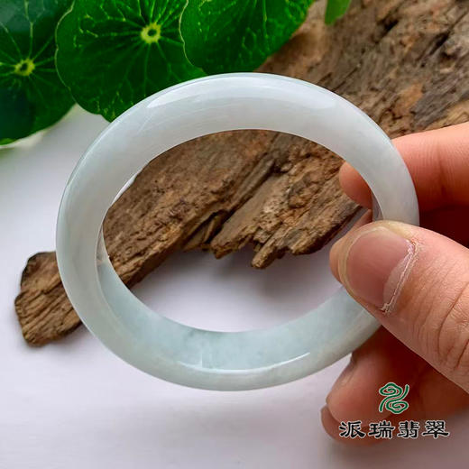 派瑞翡翠 翡翠手镯 糯种 浅绿 商品图1