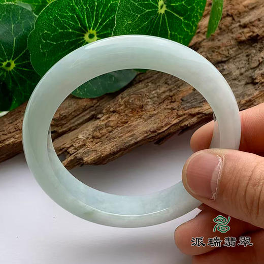 派瑞翡翠 翡翠手镯 糯种 浅绿 商品图3