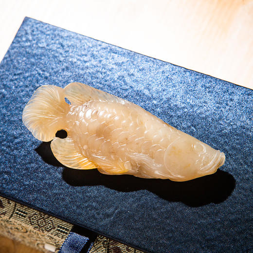 寿山石老料雕“鱼”手把件 商品图6