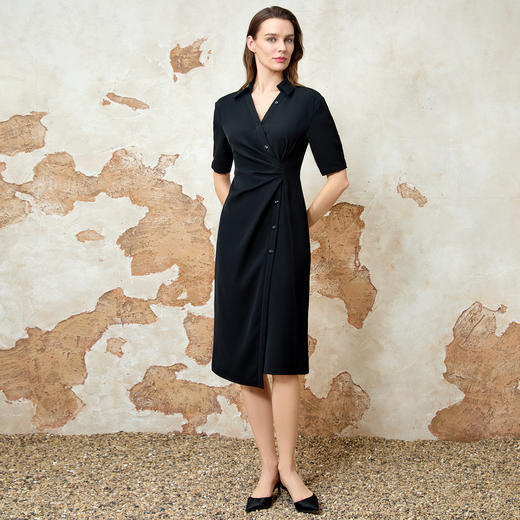 EITIE爱特爱优雅气质通勤显瘦提褶黑色连衣裙春季新款8107817 商品图1