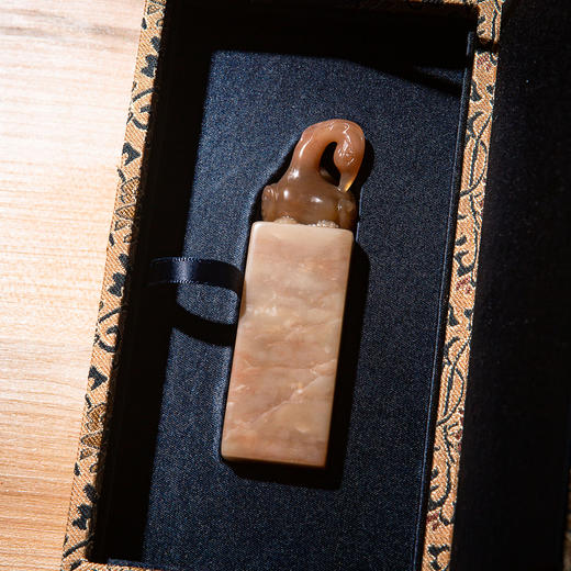 寿山石老料雕“神雀”方章 商品图2