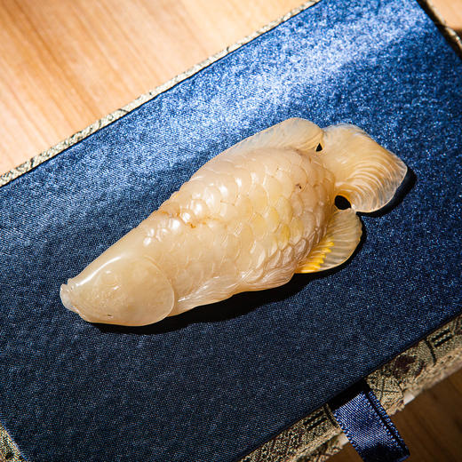 寿山石老料雕“鱼”手把件 商品图5