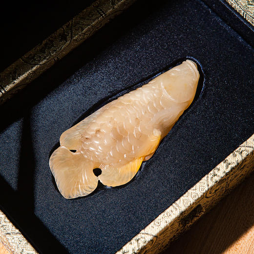 寿山石老料雕“鱼”手把件 商品图3