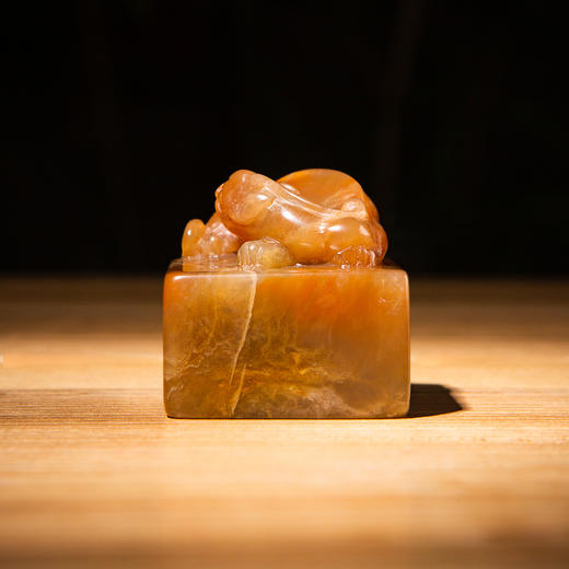 寿山石老料雕“螭虎”方章 商品图6