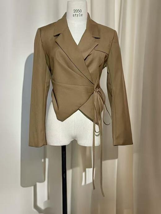 【外套系列】8076压褶短款西服不规则开叉外套-喜出 商品图1