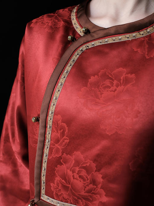 盛唐婧 | 丹霞映璧香云纱重缎夹棉水貂上衣 商品图4