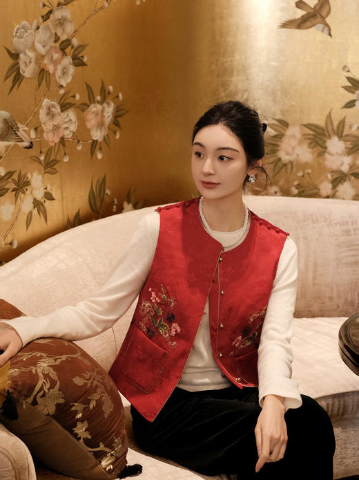 东方境X郭培| 提花拼丝绒刺绣棉马甲-红色 商品图1