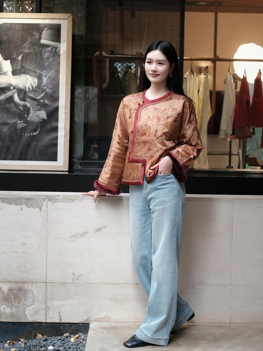 盛唐婧 | 暖檀蝶踪香云纱重缎夹棉水貂上衣 商品图3