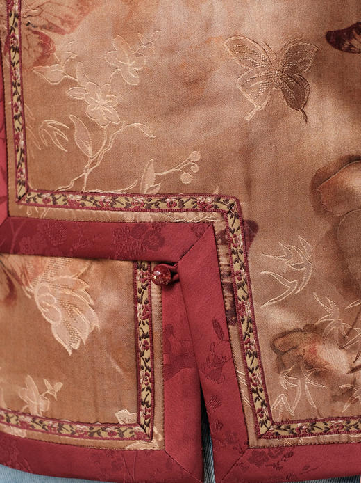 盛唐婧 | 暖檀蝶踪香云纱重缎夹棉水貂马甲 商品图1