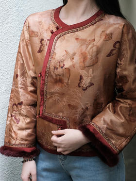 盛唐婧 | 暖檀蝶踪香云纱重缎夹棉水貂上衣