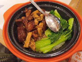 红烧肉煲仔饭