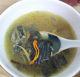 菌菇炖乌鸡