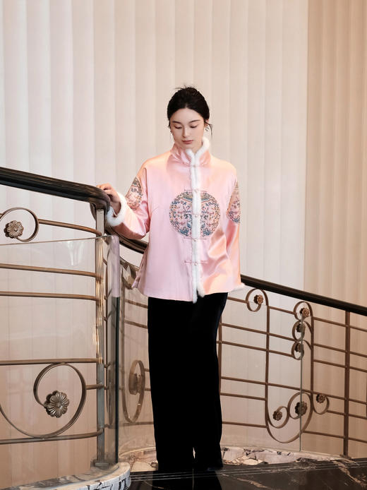 盛唐牡丹大师系列-王小潇 | 手绣灯笼景对襟上衣 商品图7