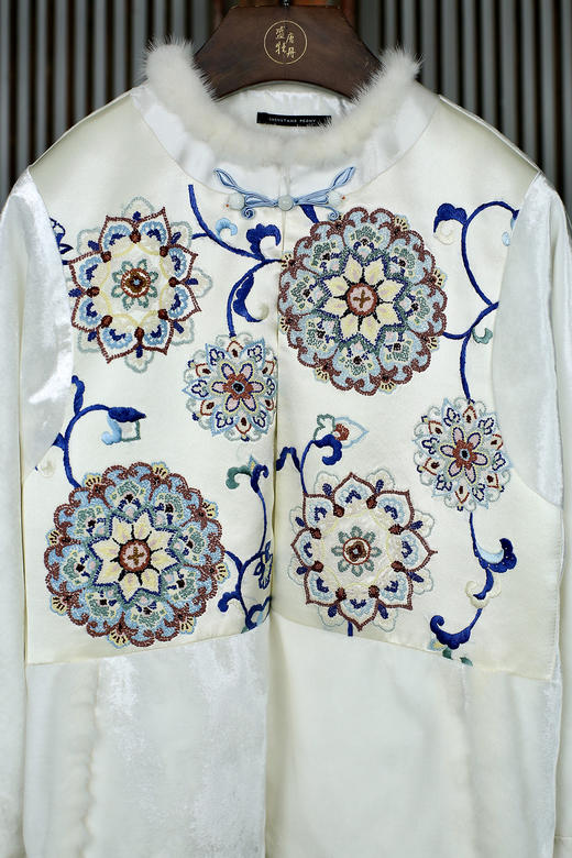 盛唐牡丹盛奢系列| 手绣真丝丝绒水貂棉外套 商品图2