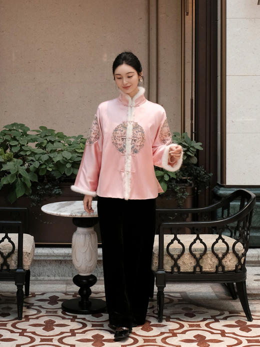 盛唐牡丹大师系列-王小潇 | 手绣灯笼景对襟上衣 商品图6