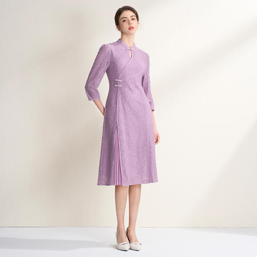 EITIE爱特爱温柔优雅中式旗袍百褶拼接紫色蕾丝连衣裙2026春新款A2607107 商品图3