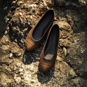 PRETTY RIVER格纹圆头芭蕾鞋