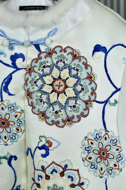 盛唐牡丹盛奢系列| 手绣真丝丝绒水貂棉外套 商品图1