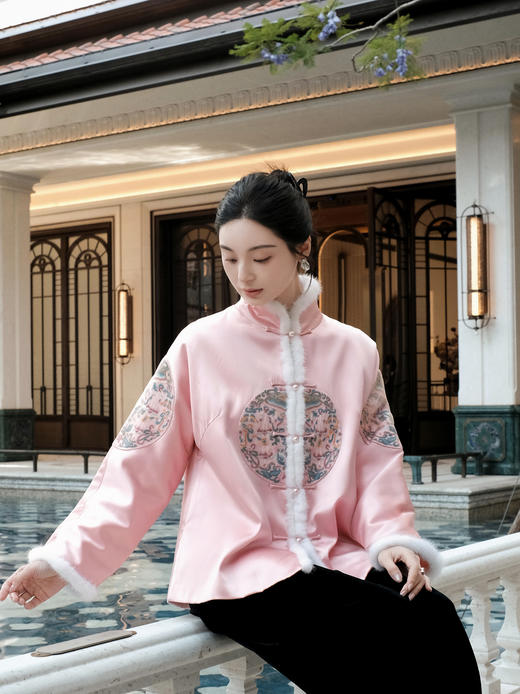 盛唐牡丹大师系列-王小潇 | 手绣灯笼景对襟上衣 商品图1