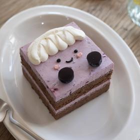 巧克力蓝莓戚风切块