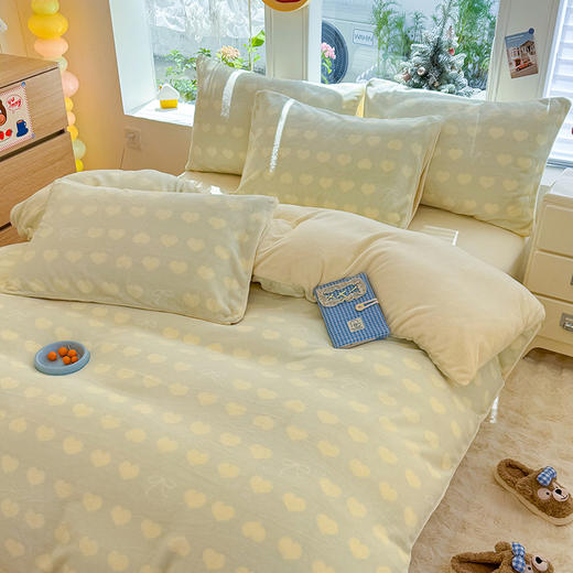 【多样屋专柜】雅鹿 爱心蝴蝶结/花汐/小熊心旅/星彩梦印花牛奶绒四件套200*230cm 商品图4