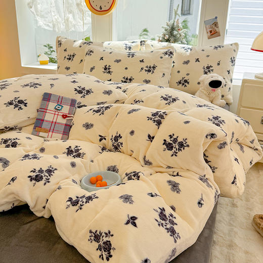 【多样屋专柜】雅鹿 爱心蝴蝶结/花汐/小熊心旅/星彩梦印花牛奶绒四件套200*230cm 商品图9