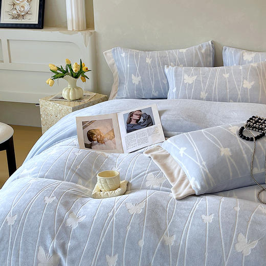 雅鹿 雕花牛奶绒流光蝶影蓝四件套200*230cm 商品图2