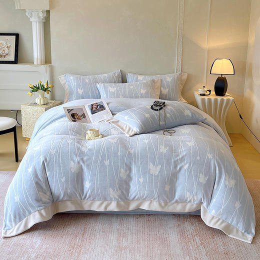 雅鹿 雕花牛奶绒流光蝶影蓝四件套200*230cm 商品图0