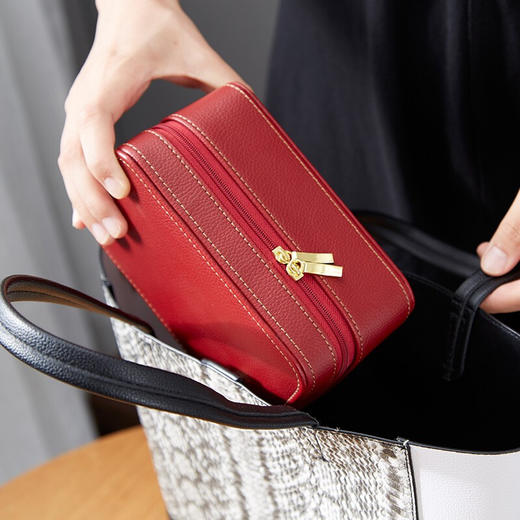 【多样屋专柜】多样屋PU革荔枝纹携带首饰盒两件套 化妆盒饰品项链盒礼物/咖啡 商品图10