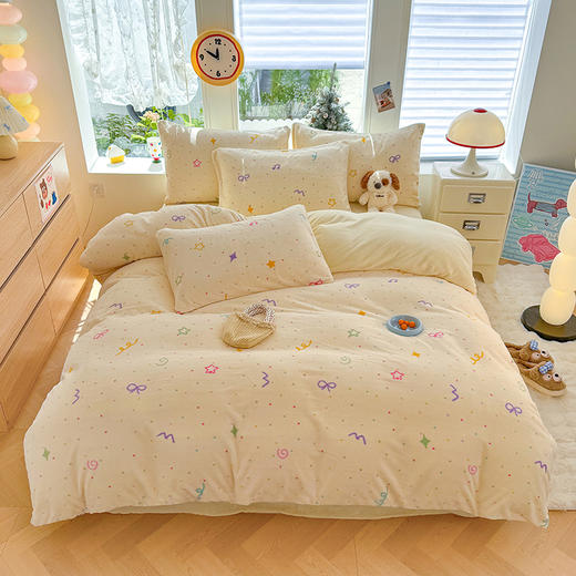 【多样屋专柜】雅鹿 爱心蝴蝶结/花汐/小熊心旅/星彩梦印花牛奶绒四件套200*230cm 商品图3