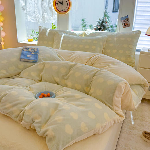 【多样屋专柜】雅鹿 爱心蝴蝶结/花汐/小熊心旅/星彩梦印花牛奶绒四件套200*230cm 商品图6