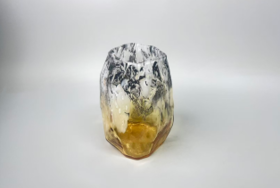 大理石棕色花盆小