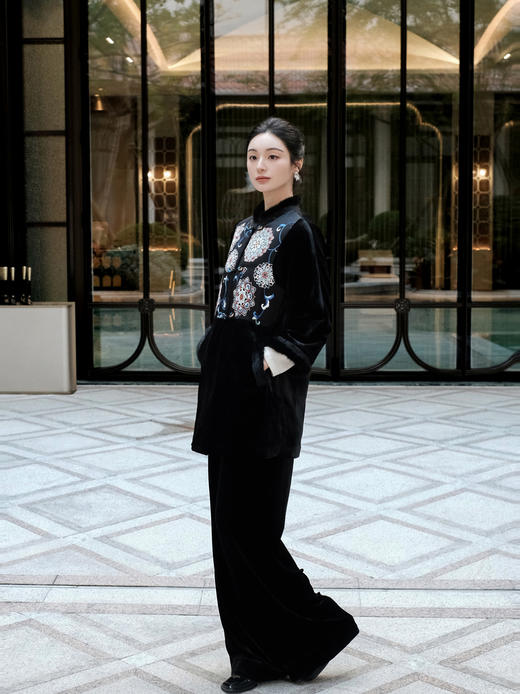 盛唐牡丹盛奢系列 | 宝相花打籽绣丝绒棉外套 商品图4